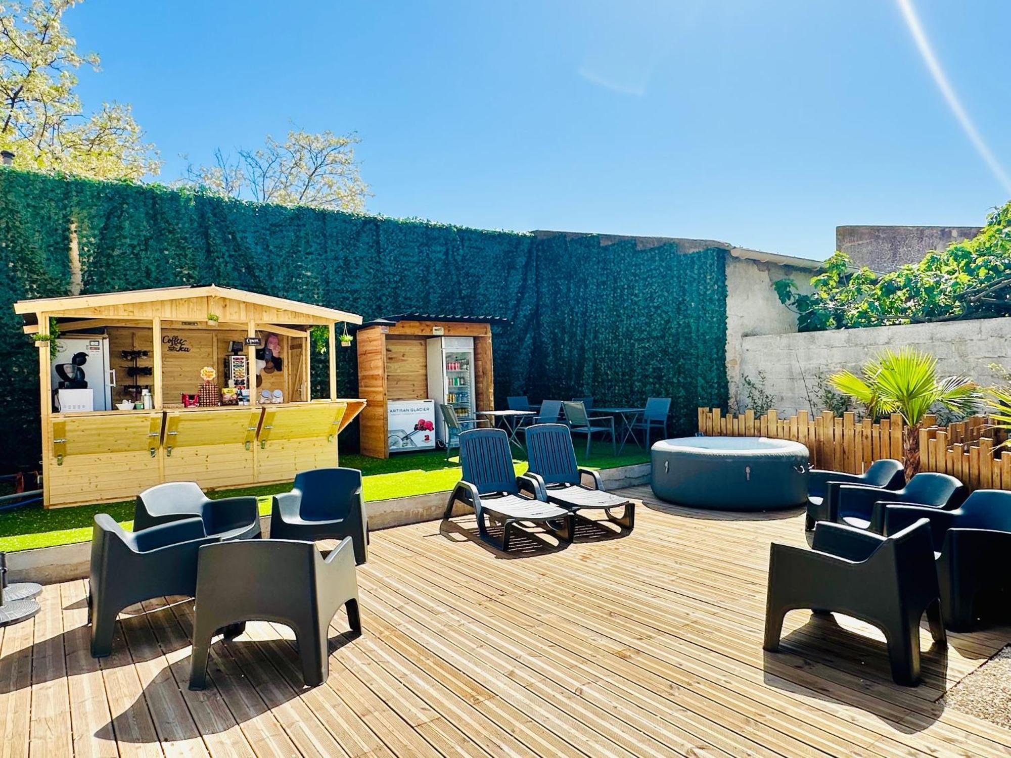 Les Appartements Du Mas - Emeraude 艾格-莫尔特 外观 照片